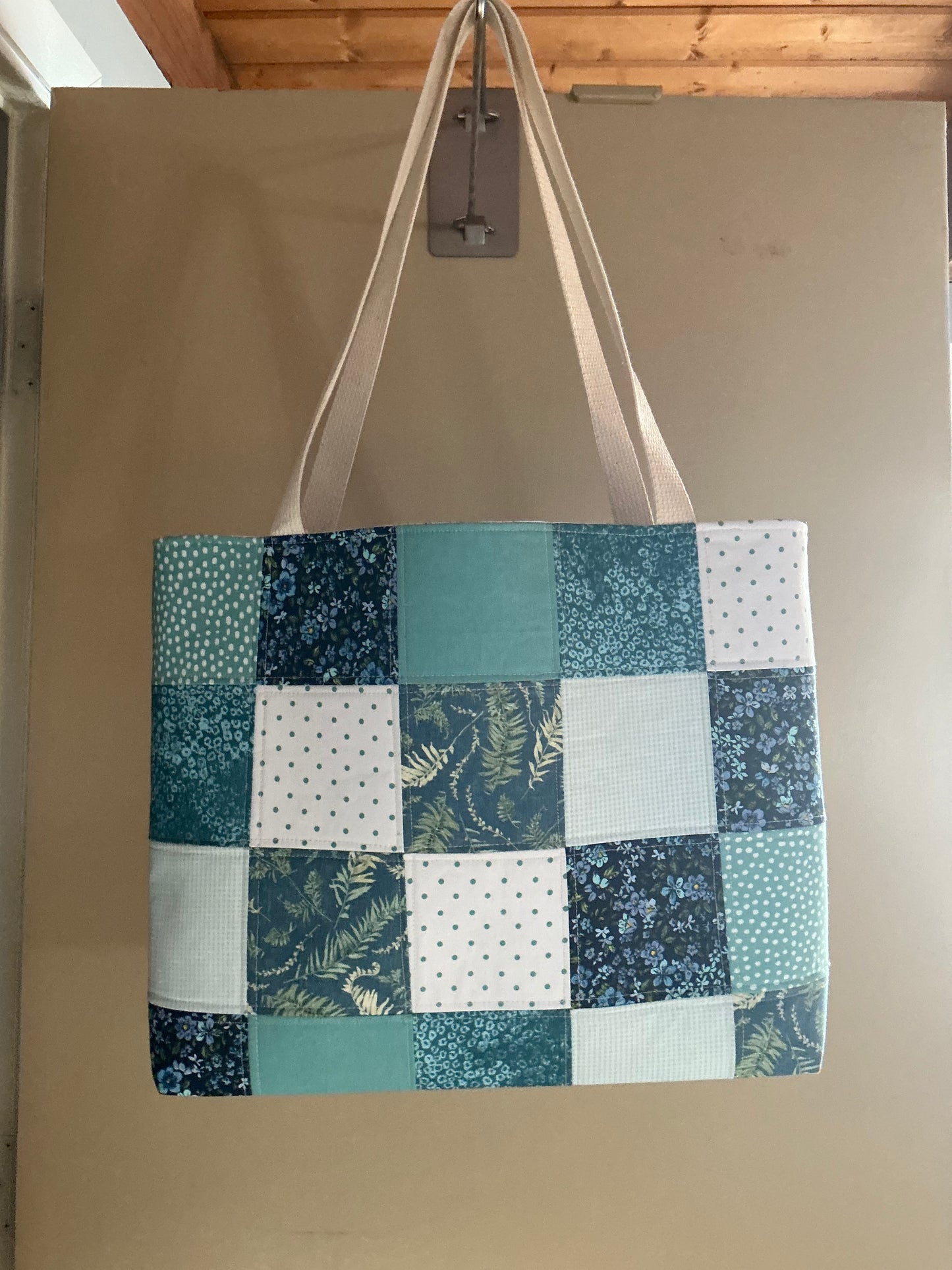 Quilted tote bag in Teal and Green