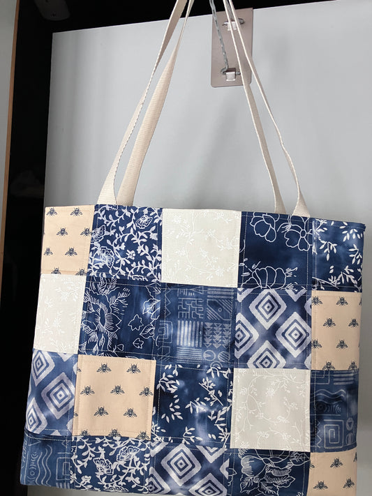 Quilted tote bag in Blues and Tan